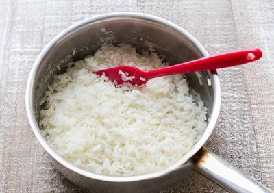 هرگز برنج پخته مانده را مصرف نکنید